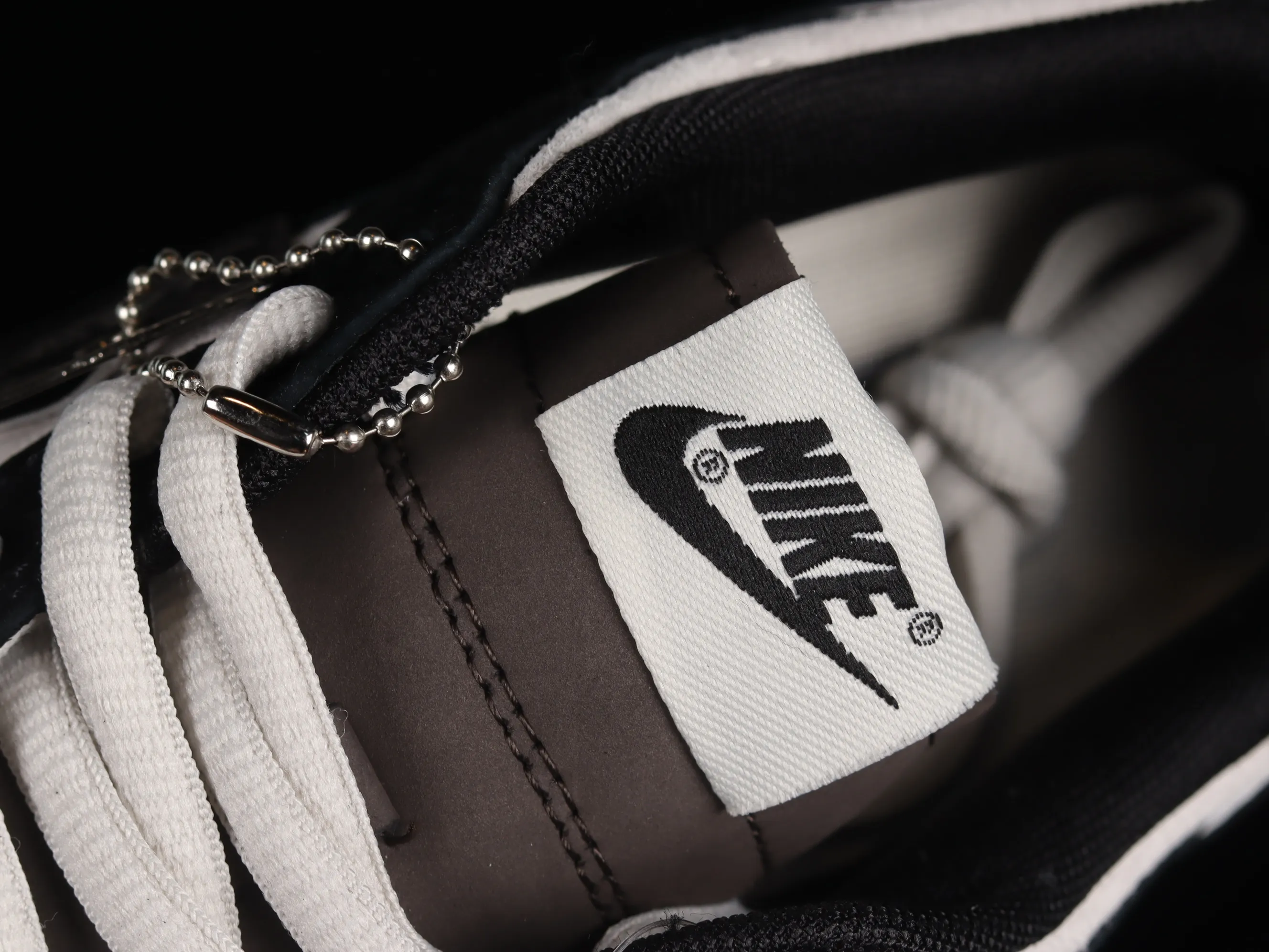 All Categories Nk SB Dunk Series Nk SB Dunk Low Low-top sneakers Otomo Katsuhiro x Nk SB Dunk Low "Steamboy OST" Otomo Katsuhiro co-branded SB low-top sports and leisure sneakers LF0039-033